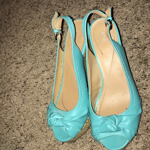 Apt. 9 callista peep toe sling back wedges. - Picture 4 of 4